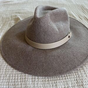 Wide Brim Wool Hat Fedora Fitted Womens One Size Taupe Beige Leather Band